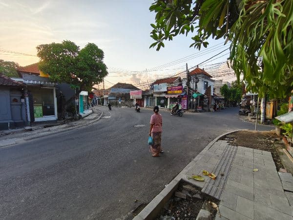Jalan Danau Tamblingan Sanur Bali main street hotels and restaurants